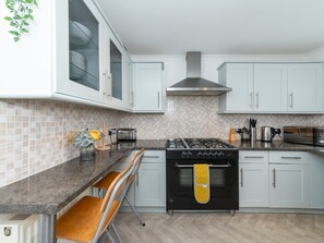 Refrigerador, microondas, horno y tostadora 