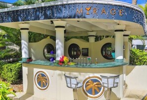 Bar (on property) - Lifestyle Crown Residence Suites - Two-Bedroom Suite (Puerto Plata)