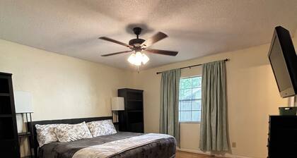Family-Friendly 3-bedroom house in Quiet Neighborhood in Coastal Port Orange