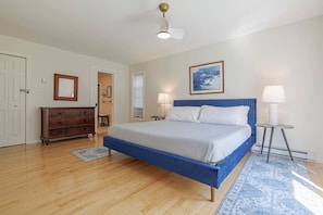3 bedrooms, iron/ironing board, travel cot, WiFi