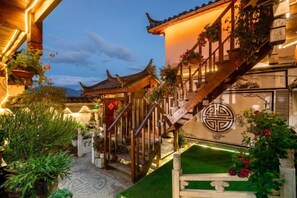 Unclassified image, 5 of 19, button - Shang Shan Inn (Lijiang)