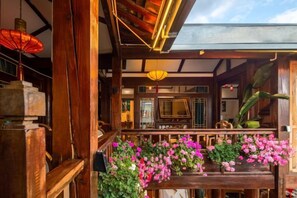 Unclassified image, 2 of 19, button - Shang Shan Inn (Lijiang)