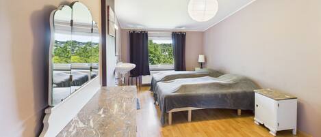 3 chambres, fer et planche à repasser, Wi-Fi gratuit