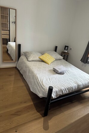 2 bedrooms, iron/ironing board, WiFi, bed sheets - 2-bedroom apartment  (Riez)