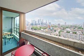 Apartment, Accessible | 2 bedrooms, Internet - Luxury Two-bedroom Flat in East London s Poplar (London)