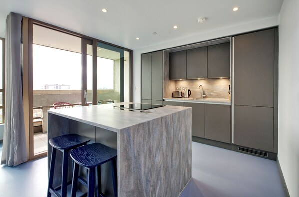 Apartment, Accessible | 2 bedrooms, Internet - Luxury Two-bedroom Flat in East London s Poplar (London)