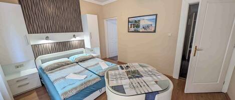 2 عدّة غرف نوم وخدمة الإنترنت