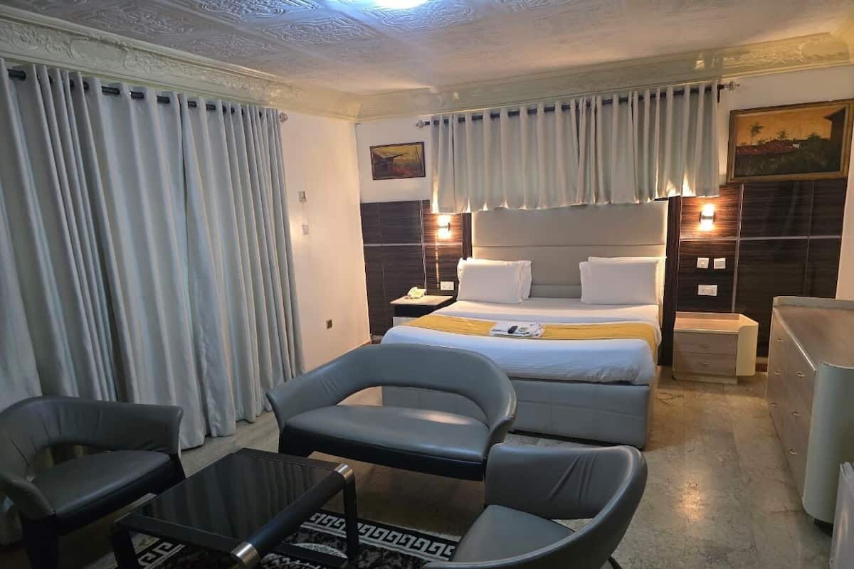 Premium bedding, Tempur-Pedic beds, individually furnished, desk