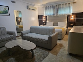 Habitación Premium doble | Ropa de cama de alta calidad y colchones Tempur-Pedic