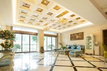 Interior. Baoli Xiangxun Theme Hotel