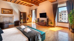 Room - Apartment with view on Piazza Navona (Rome)