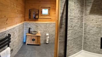 Cabin | Bathroom | Shower, hair dryer, towels