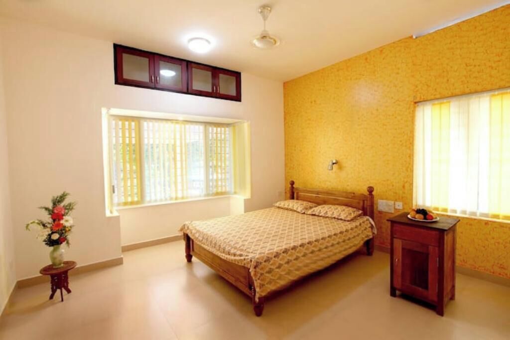 2 bedrooms, travel crib, WiFi