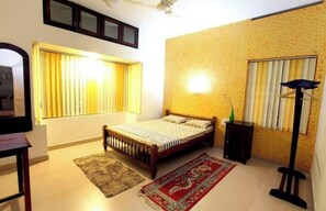 3 bedrooms, desk, WiFi, wheelchair access - Little Paradise Kovalam 3 entire villa (Thiruvananthapuram)