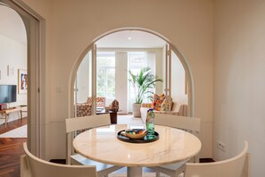 Deluxe Apartment, 2 Bedrooms, City View | Private kitchen | Fridge, microwave, oven, stovetop - Vila Catarina Luxury Apartments (Porto)