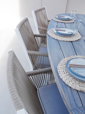 Outdoor dining - Penthouse apartment with pool, parking and Wi-Fi (San Pedro del Pinatar)