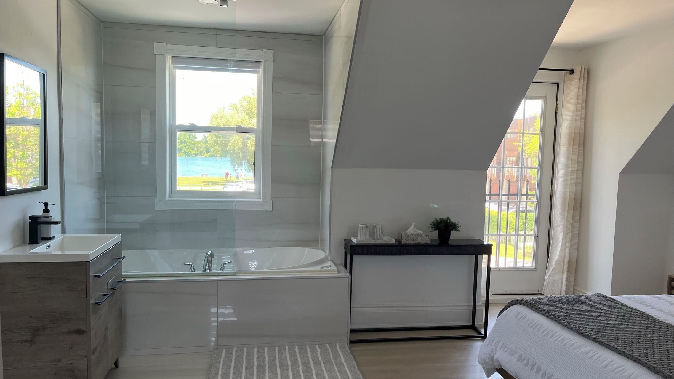 2 soverom, strykejern/-brett, wi-fi og sengetøy