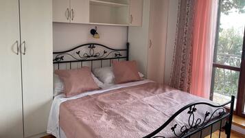 1 chambre, fer et planche Ă repasser, Wi-Fi, draps fournis