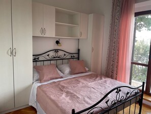 1 makuuhuone, silitysrauta/-lauta, Wi-Fi, vuodevaatteet