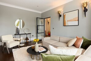 5 bedrooms - The Roehampton Place - Elegant 5bdr House With Garden Parking (London)