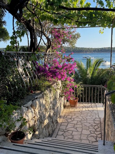 Deep Blue - Doppelzimmer mit Balkon und Meerblick