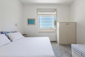 2 bedrooms, bed sheets