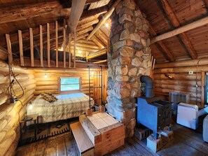 5 bedrooms, free WiFi, bed sheets