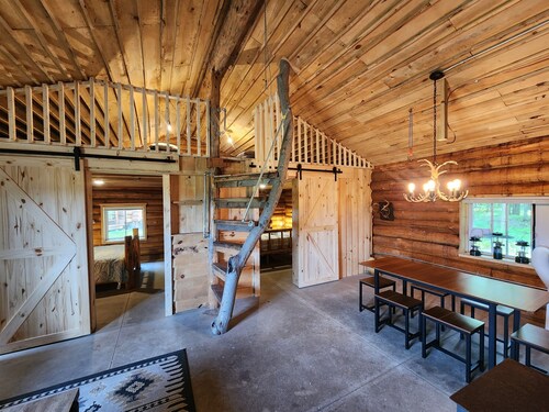 2 Cabins with Kitchen/Bath House on 137 Acres!