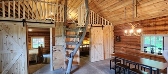 2 Cabins with Kitchen/Bath House on 137 Acres!