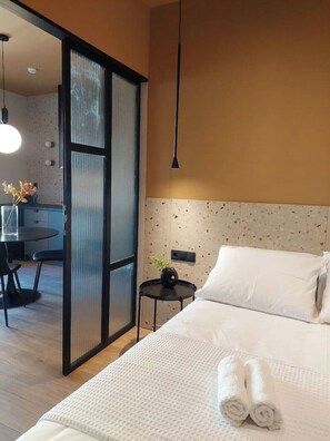 1 habitación, tabla de planchar con plancha y wifi 
