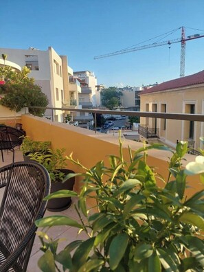 Terrace/patio - Terrazzo City Apts - Albus - One Bedroom Loft Apt (Iraklio)