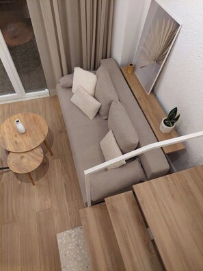 TV - Terrazzo City Apts - Albus - One Bedroom Loft Apt (Iraklio)