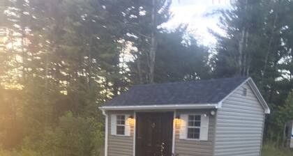 Cozy cabin in the Mountains.
AC. Dog Friendly