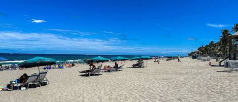 Una spiaggia nelle vicinanze
