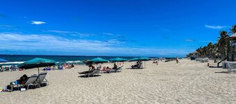 4-min walk to the Beach /Pool,Tiki canal boat dock