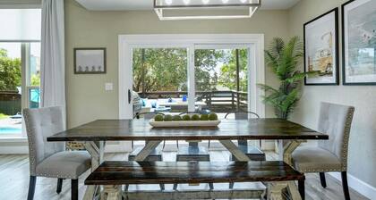 San Antonio 4BR House ~Sparkling Pool ~Stylish