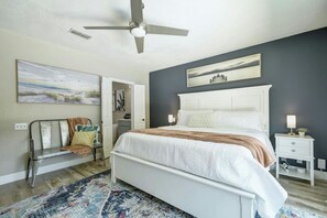 4 bedrooms, desk, iron/ironing board, travel cot