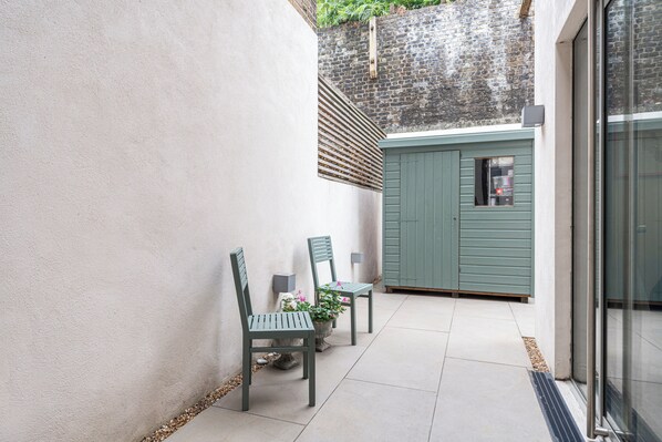 House (3 Bedrooms) | Terrace/patio