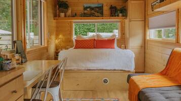 1 bedroom, desk, iron/ironing board, free WiFi