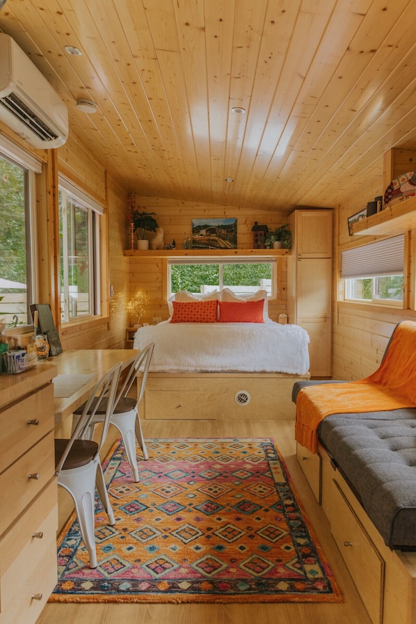 1 habitación, escritorio, tabla de planchar con plancha y wifi gratis 