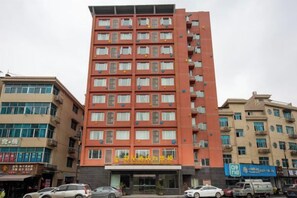 Unclassified image, 2 of 17, button - Hengdian World Studios Star Hotel Wansheng Building (Pedestrian Street) (Dongyang)