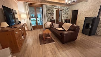 Smart TV, chimenea, videojuegos y estéreo