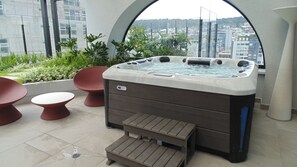 屋外スパ浴槽