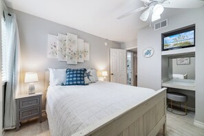 3 bedrooms, iron/ironing board, travel crib, free WiFi - Beachfront Bliss! Spacious 1,800 Sq ft 3BR Sleeps 12 - Oceans 9D - Gulfshores  (Gulf Shores)