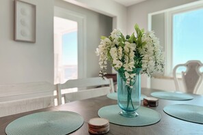 Dining - Winter Wonderland - Your dream Beachfront escape! (Gulf Shores)