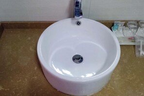 Bathroom - Youyichun Business Hotel (Zhao County)