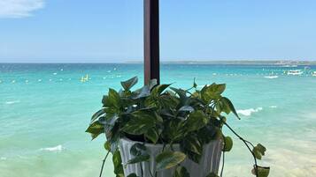 Habitación Deluxe doble, balcón, vistas al mar | Terraza o patio