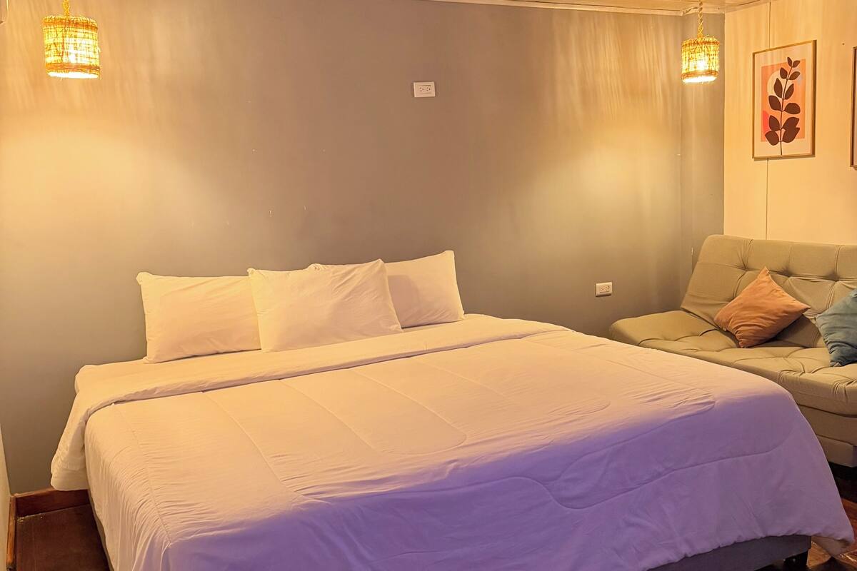 Quarto casal luxo, sacada, vista para o mar | Espaço de trabalho para notebook, Wi-Fi de cortesia