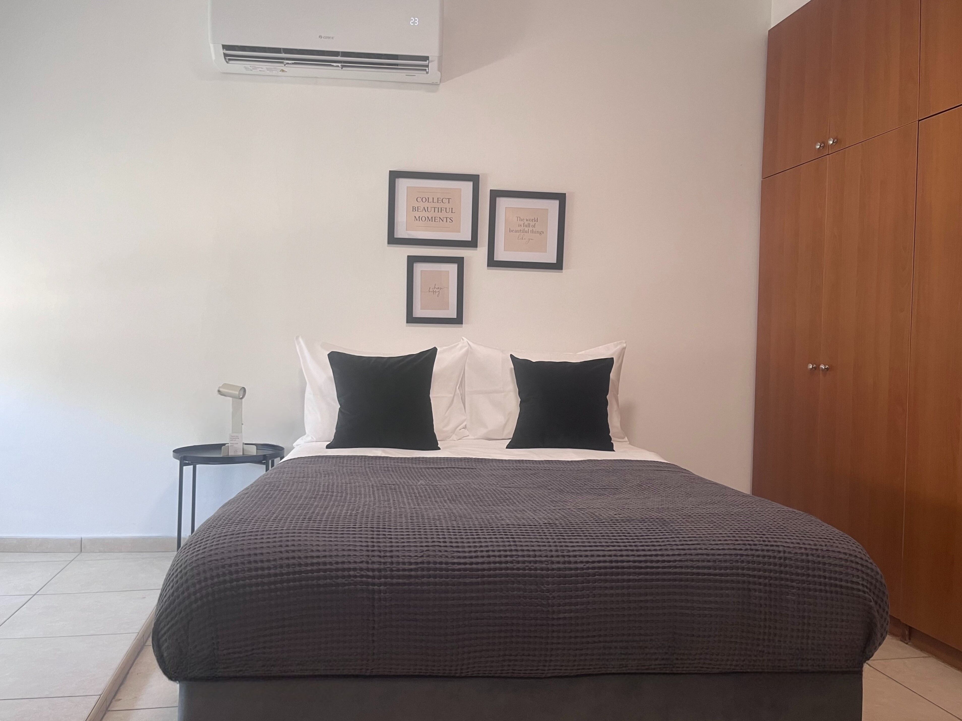 Luxury Studio, City View | Blackout drapes, iron/ironing board, free WiFi