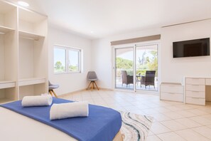 3 bedrooms, in-room safe, iron/ironing board, free WiFi - Villa with jacuzzi and BBQ in Lagoa (Carvoeiro)